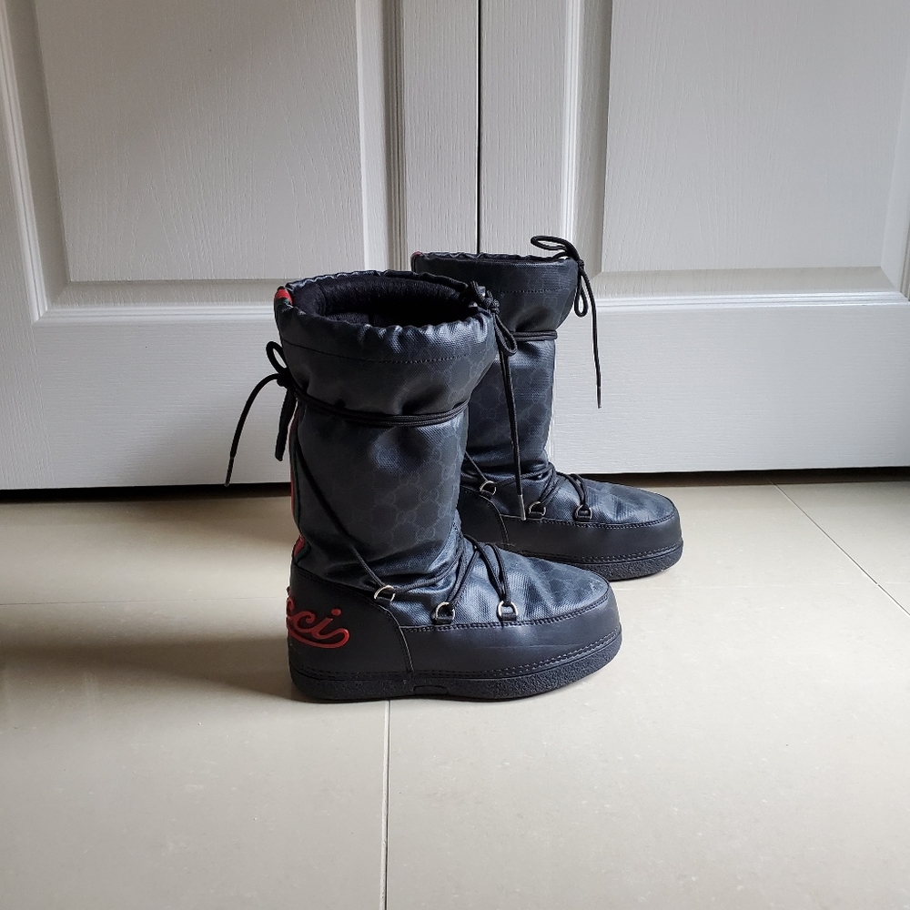 Auth. Gucci Moon Boots - Picture 7 of 8